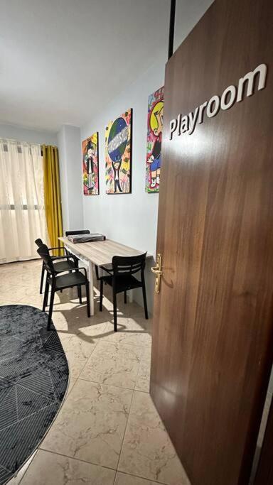 Super House Blloku - 3 Rooms Τίρανα Εξωτερικό φωτογραφία
