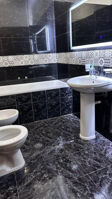 Super House Blloku - 3 Rooms Τίρανα Εξωτερικό φωτογραφία